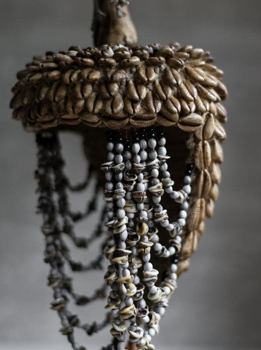 Balinese Helm met Schelp en Veer - Teakhout